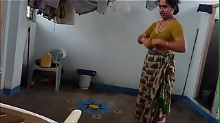 VID-20160723-PV0001-Chennai Tiruvallikkeni (IT) Tamil 36 yrs old married Brahmin housewife aunty Alamelu dress changing sex porn video-1