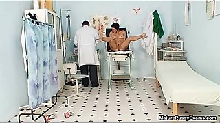 Sexy mature mom gets her pussy inspected