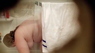 Wisconsin Wife Chrissy's fat body as she cleans the shower